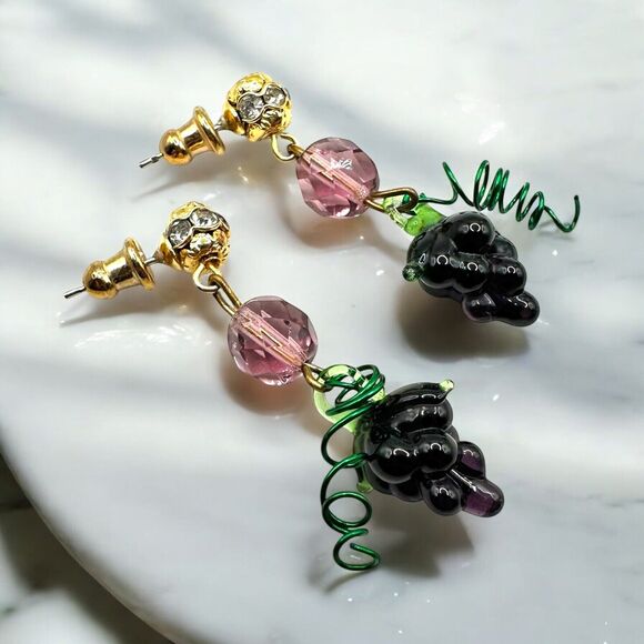 Vintage Purple Grape Cluster Glass Dangle Earrings Green Leaf Grapes Crystal - Picture 1 of 4